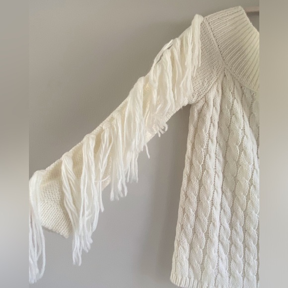 Cream Knit Sweater With Fringe - Picture 4 of 7